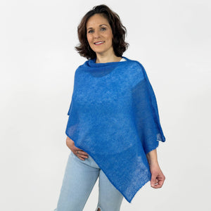 Strickponcho royalblau