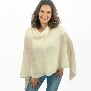 Strickponcho creme