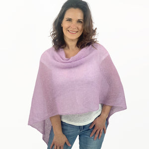 Strickponcho flieder