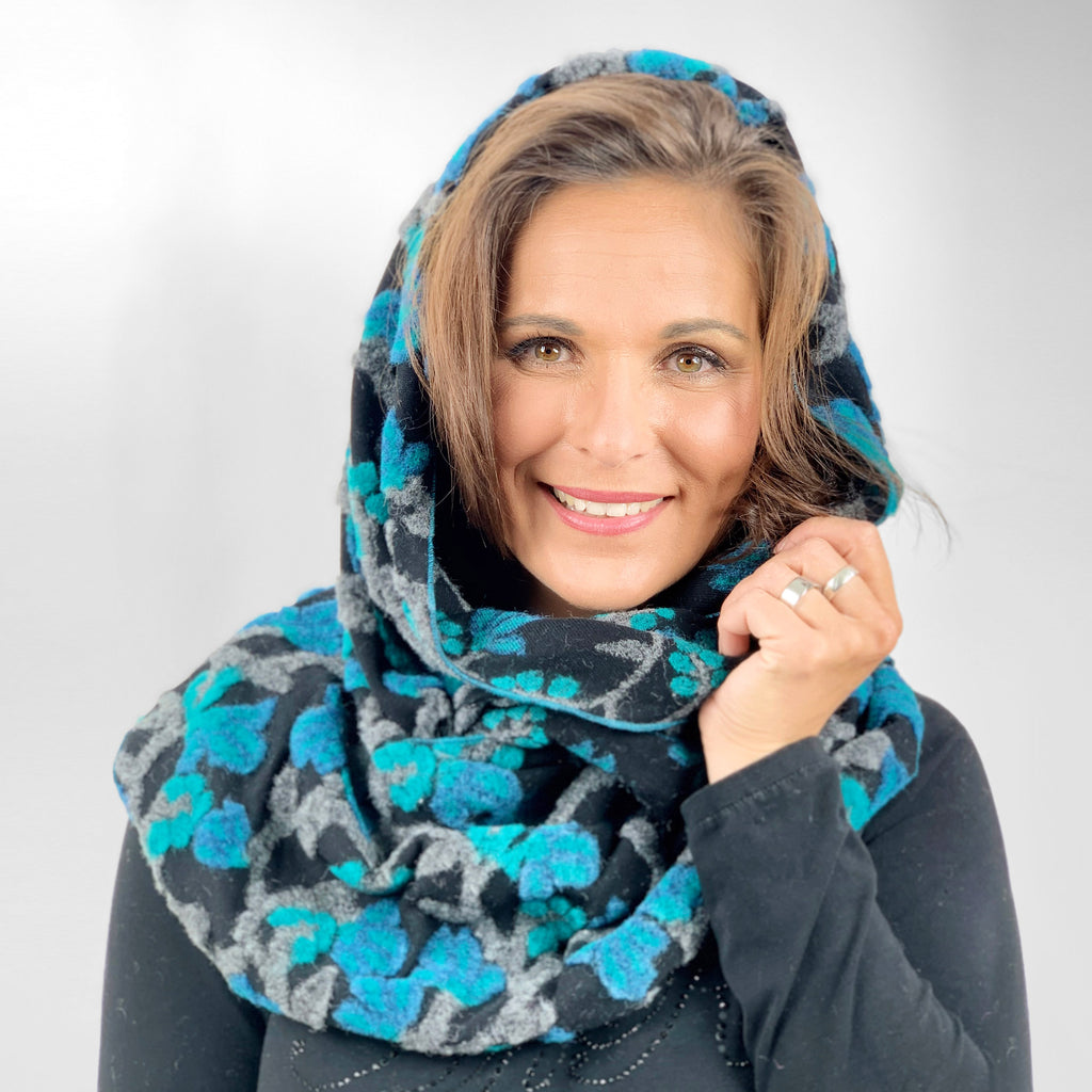 Verwandler ALESSIA türkis als Kapuze