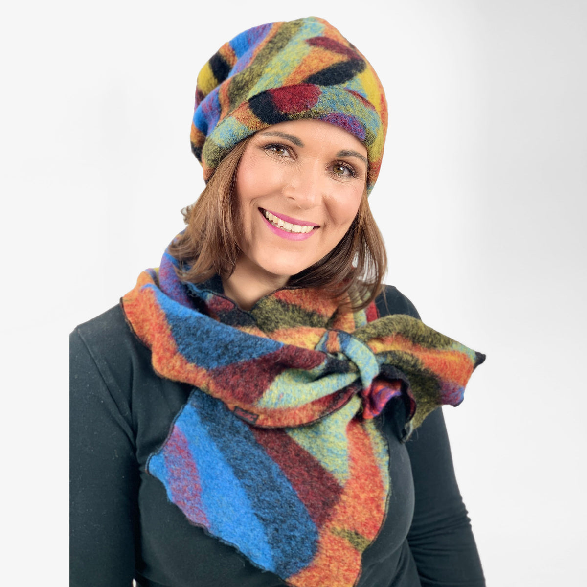 Beanie Mütze PICA mit Steckschal