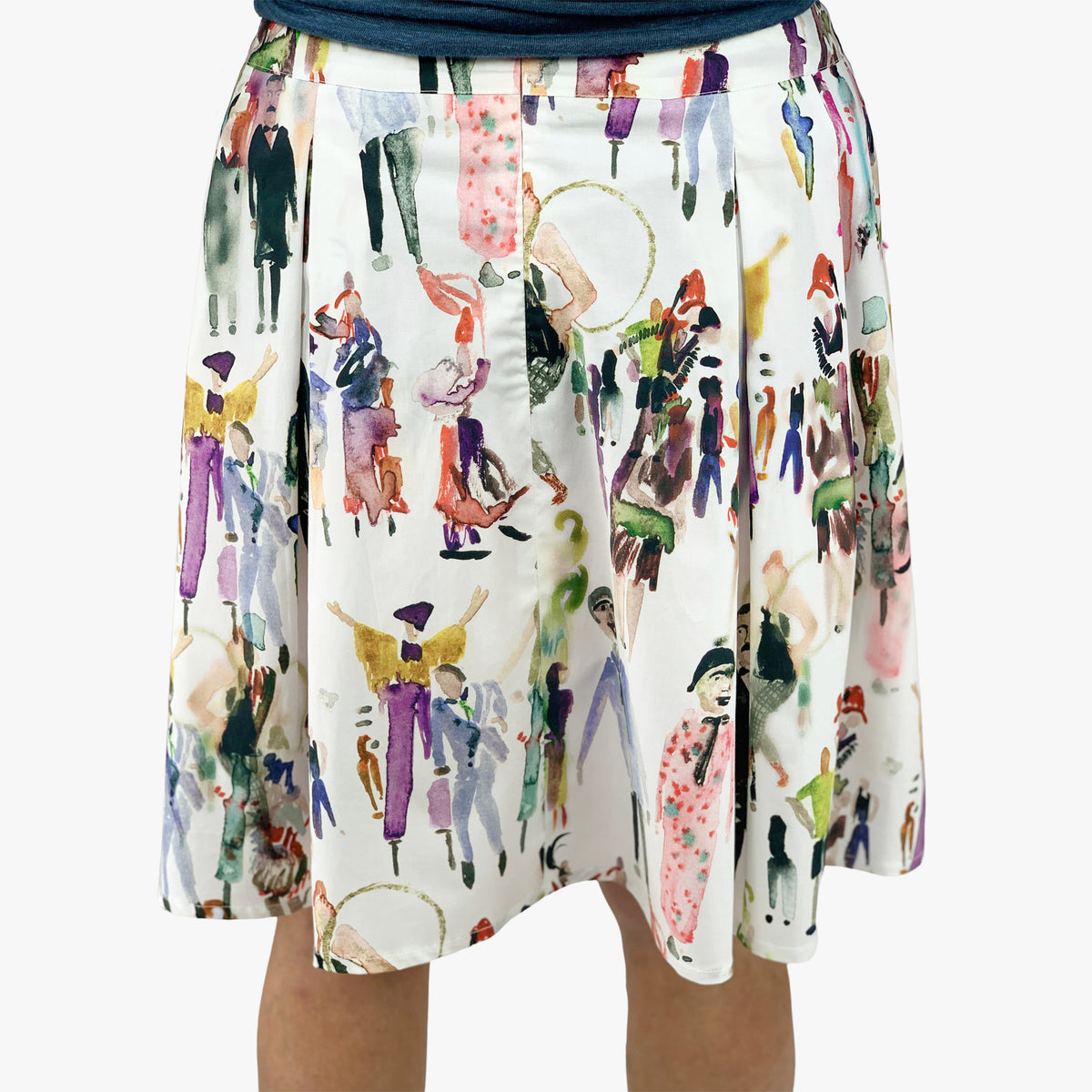 Faltenrock People von hinten